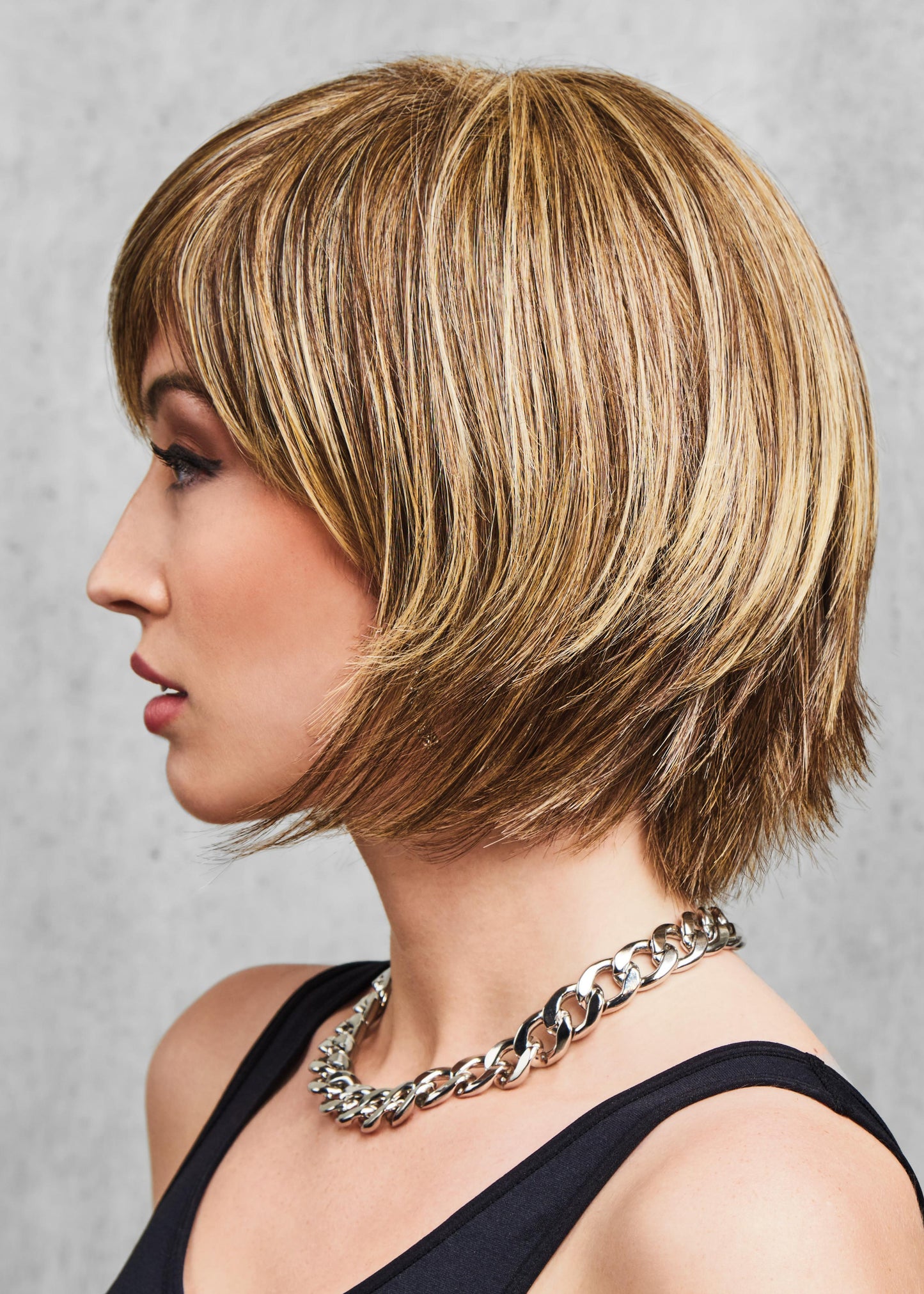 Flirty Fringe Bob wig by Hairdo