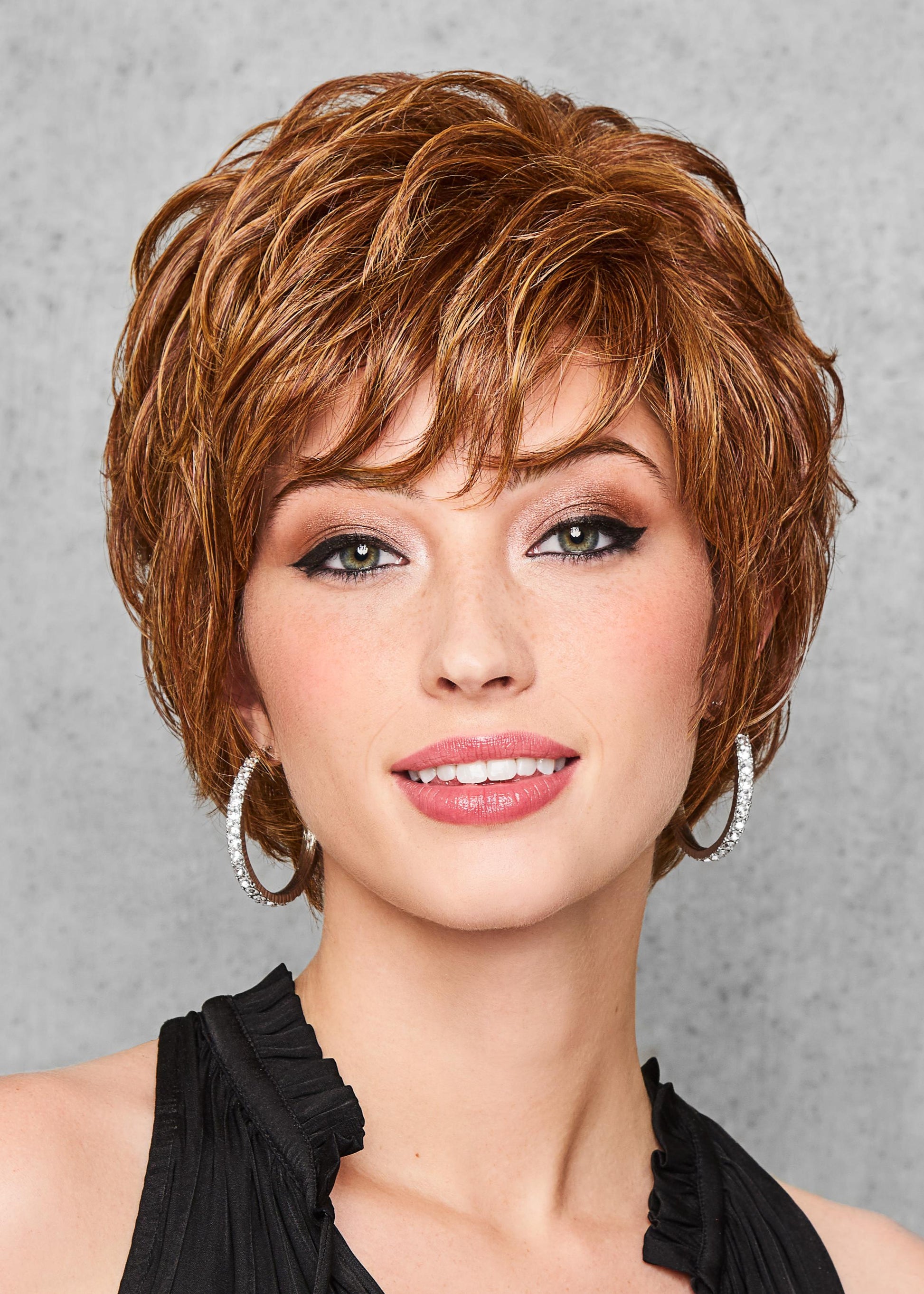 Voluminous Crop wig by Hairdo