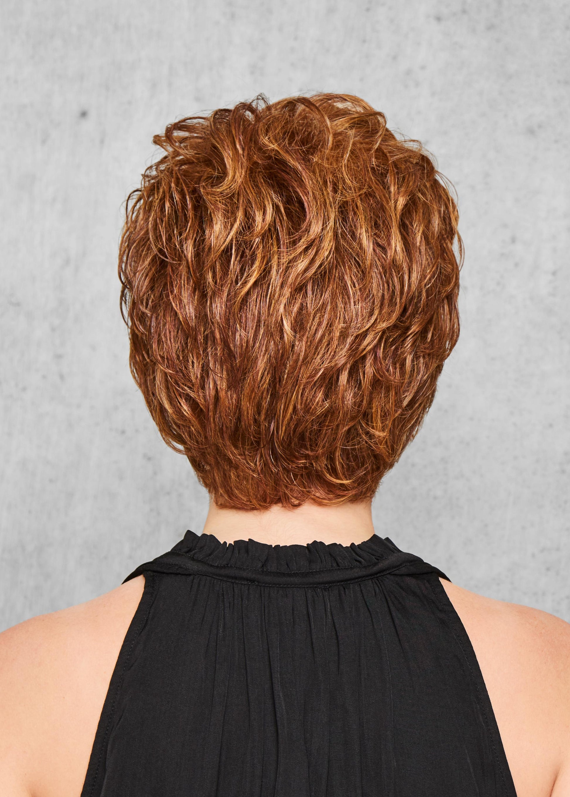 Voluminous Crop wig by Hairdo