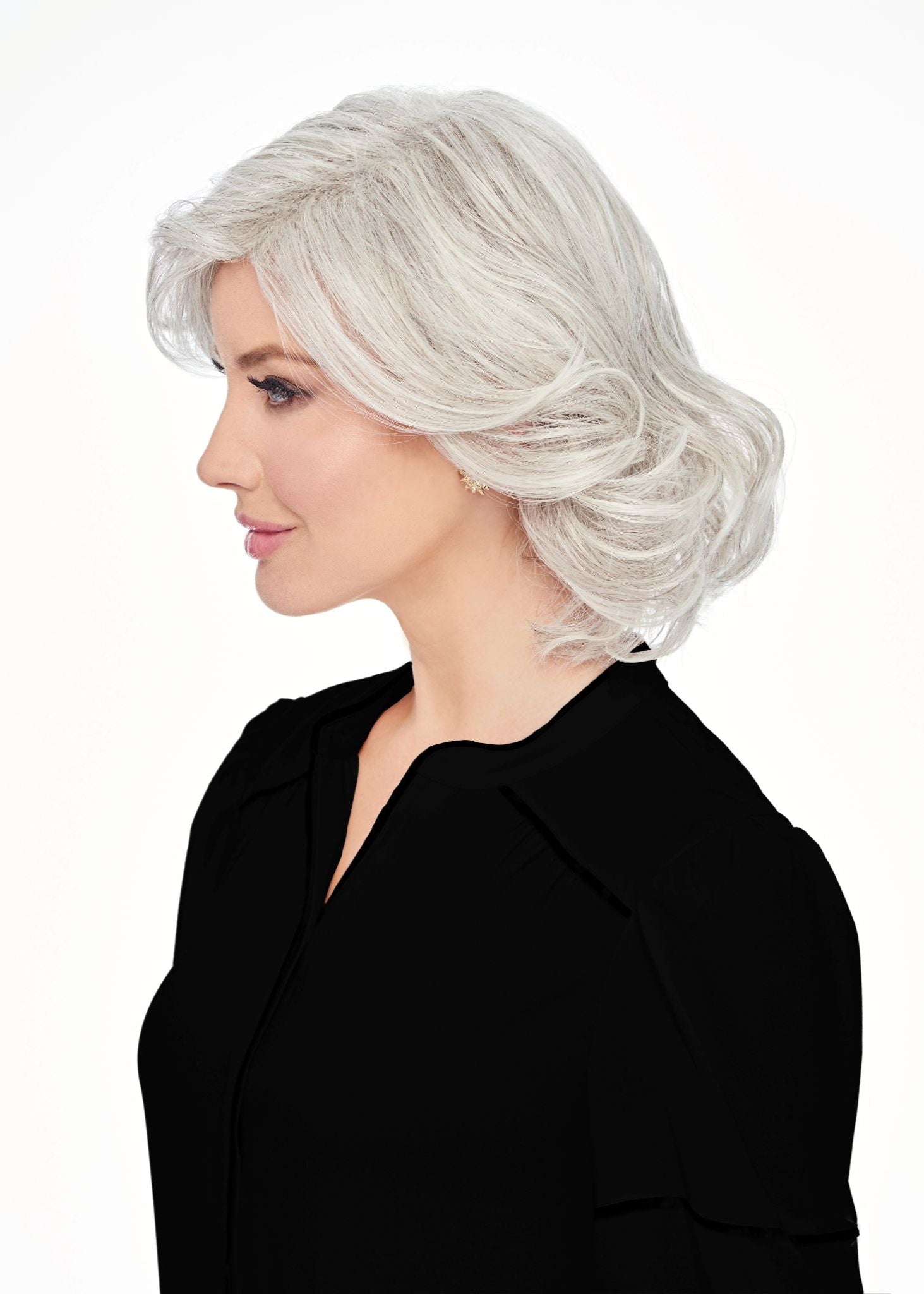 Bombshell Bob wig by Hairdo