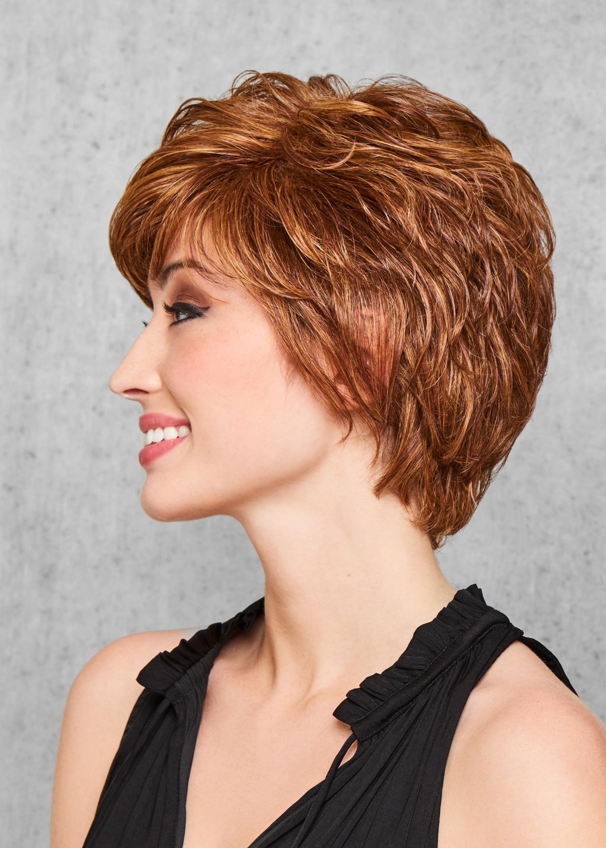 Voluminous Crop wig by Hairdo