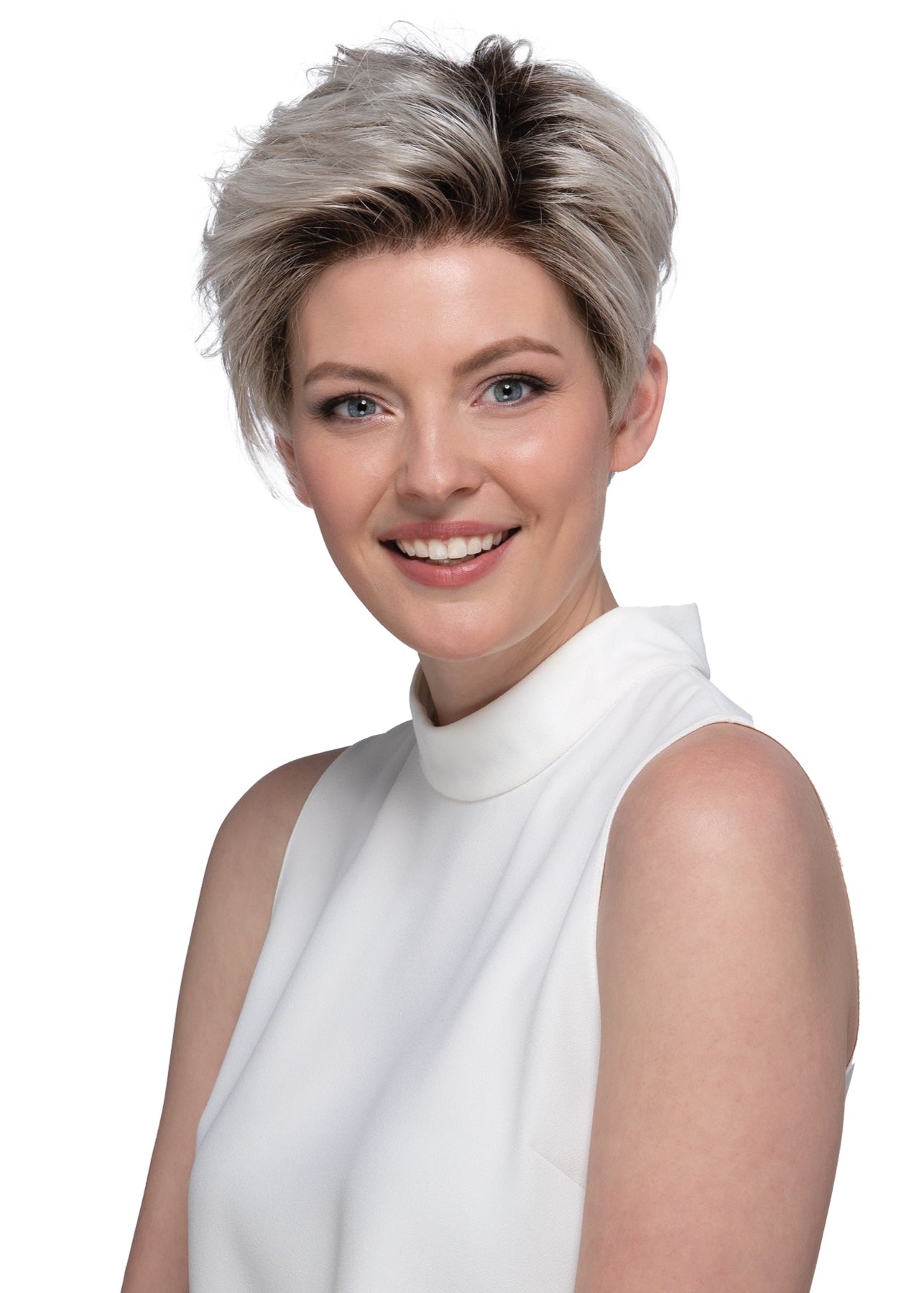 Petite Easton wig by Estetica in SILVERSUNRT8