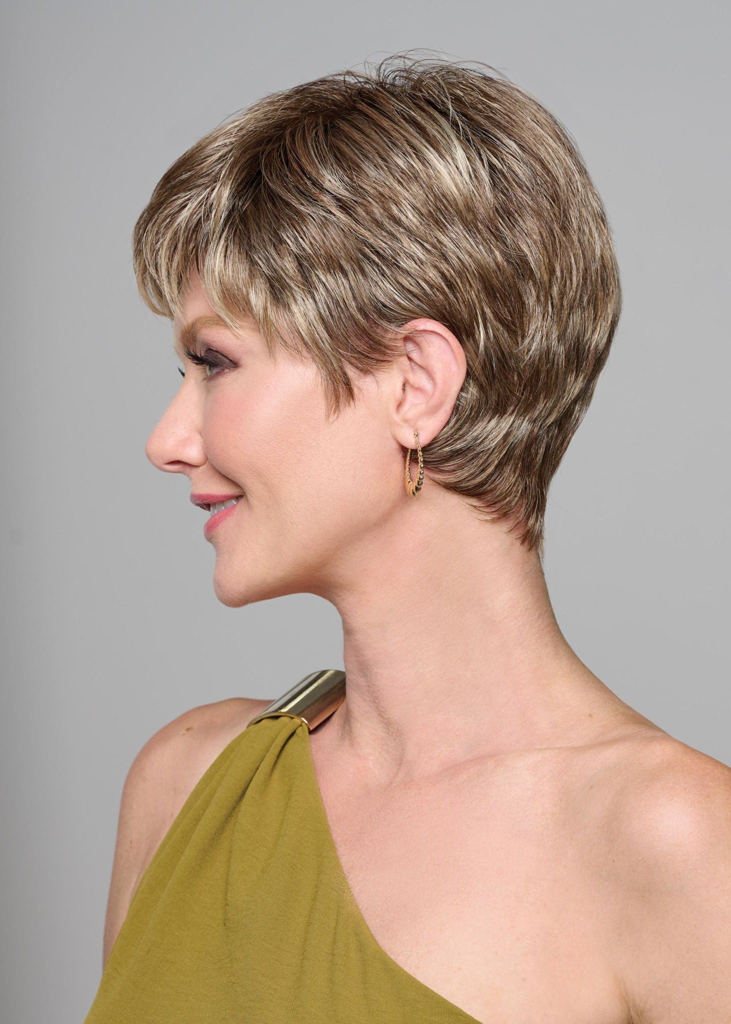 Winner Premium by Raquel Welch lace front SS Cappuccino