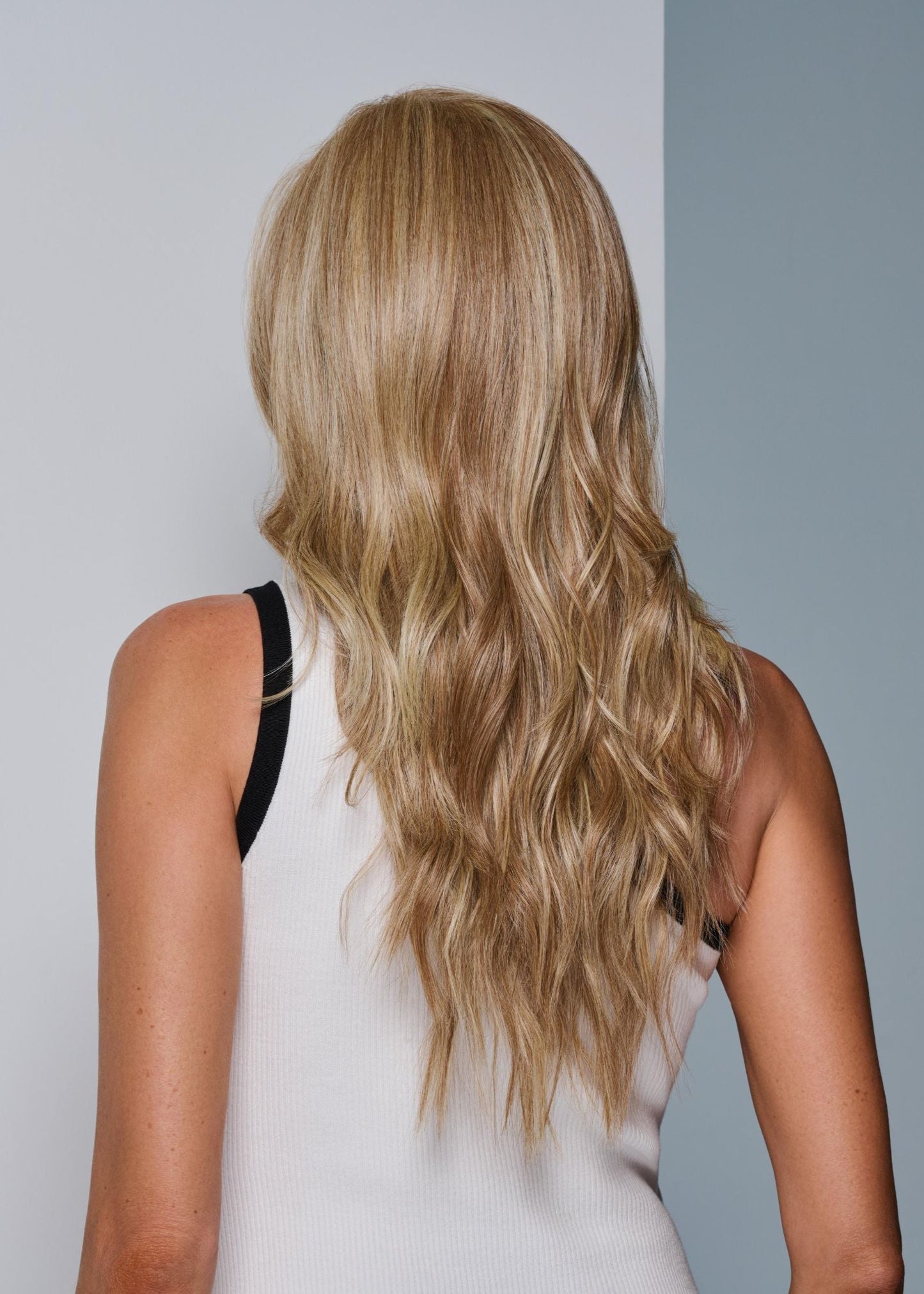 Runway Rehearsal wig by Raquel Welch RL14/22 Pale Gold Wheat