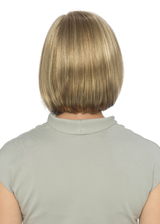 Emma wig by Estetica in R12/26CH