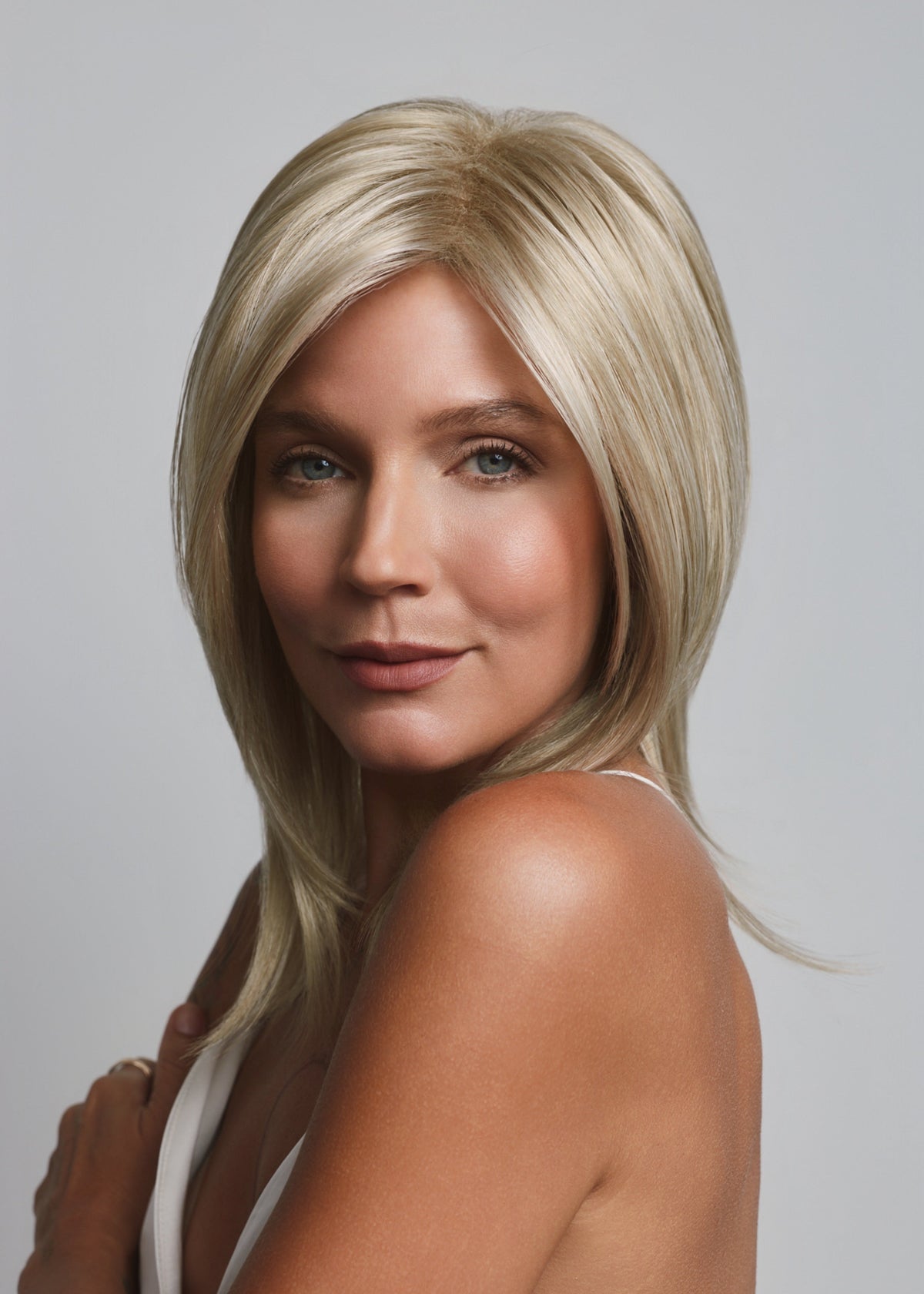 Jackson wig by Noriko in Creamy Blond