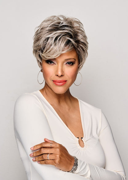 Simone wig Kim Kimble Sweet Cream