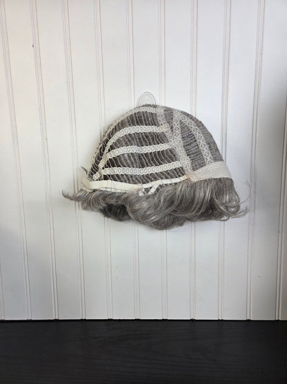 BRUSSELS *Size LARGE by Paula Young color 51B - GENTLY LOVED